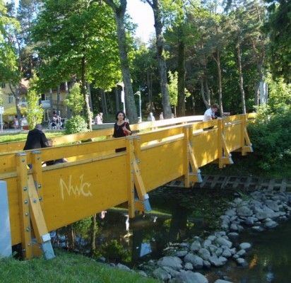 Rugpjūčio mėnesį pėsčiųjų tiltas per Rąžę turėtų pasipuošti memorialine lentele „Poeto Josifo Brodskio tiltas“.