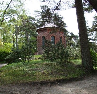 Birutės kalno koplyčia pastatyta 1869 m. pagal architekto K. Majerio projektą.
