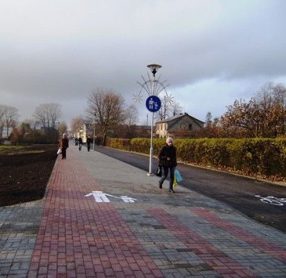 Virbališkės takas turi išskirtinumą – jame išskirtas ne tik dviračių takas, bet ir šaligatvio dalis, skirta tėveliams.