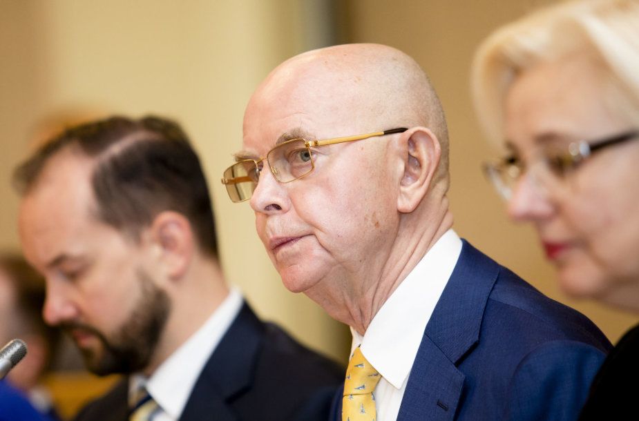 Vyriausias Seimo narys Antanas Vinkus: „Pats turėjęs skurdžią vaikystę, nenoriu, kad žmonės būtų priversti rinktis tarp maisto ir vaisto“