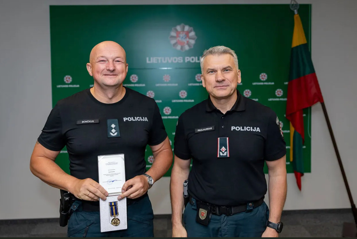 Palangos miesto policijos komisariato viršininkas Kęstutis Bončkus apdovanotas pirmojo laipsnio atminimo ženklu „Už ištarnautus metus“