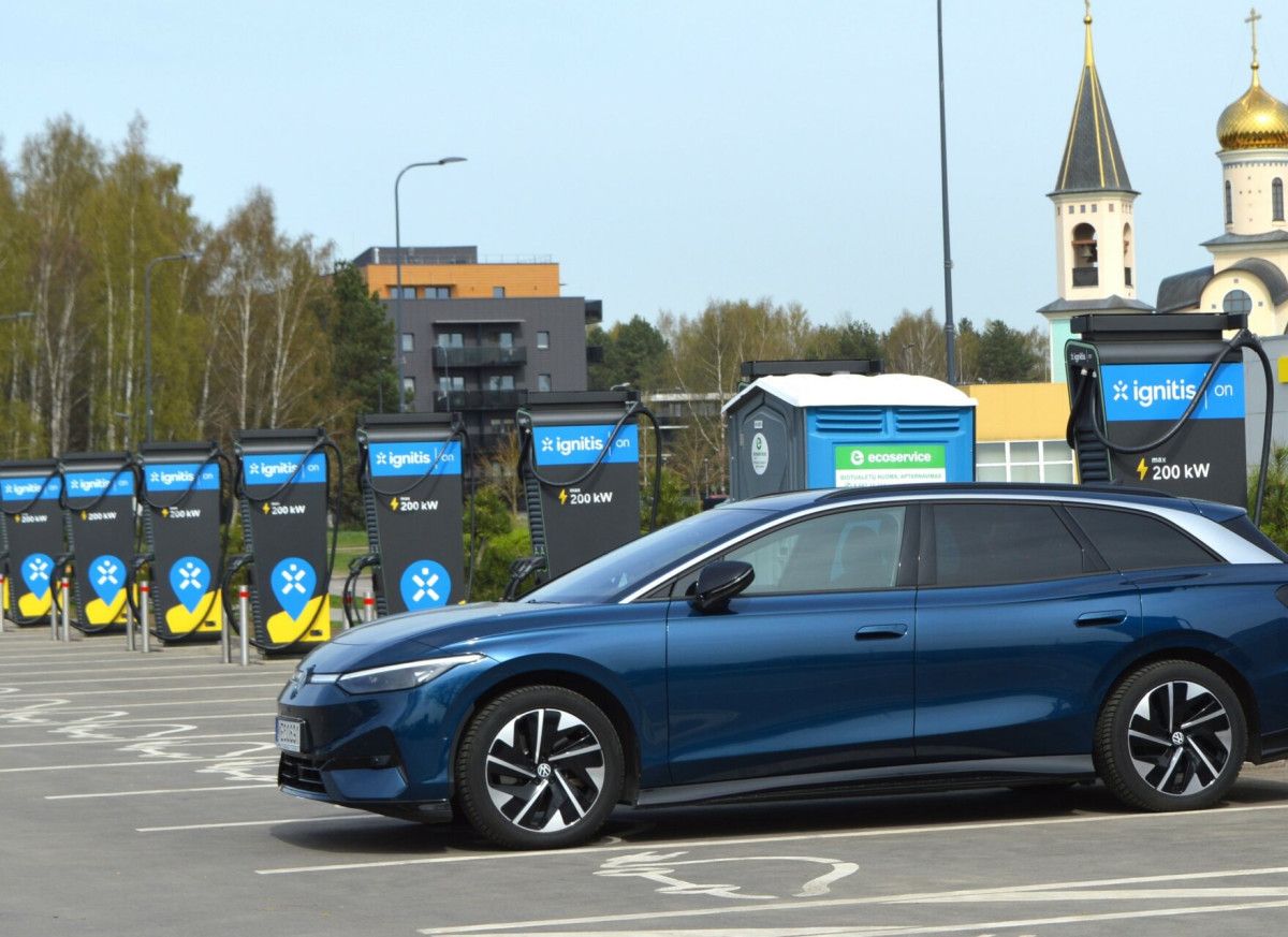 Palanga žengia žaliu keliu: elektromobilių įkrovimas dabar dar greitesnis