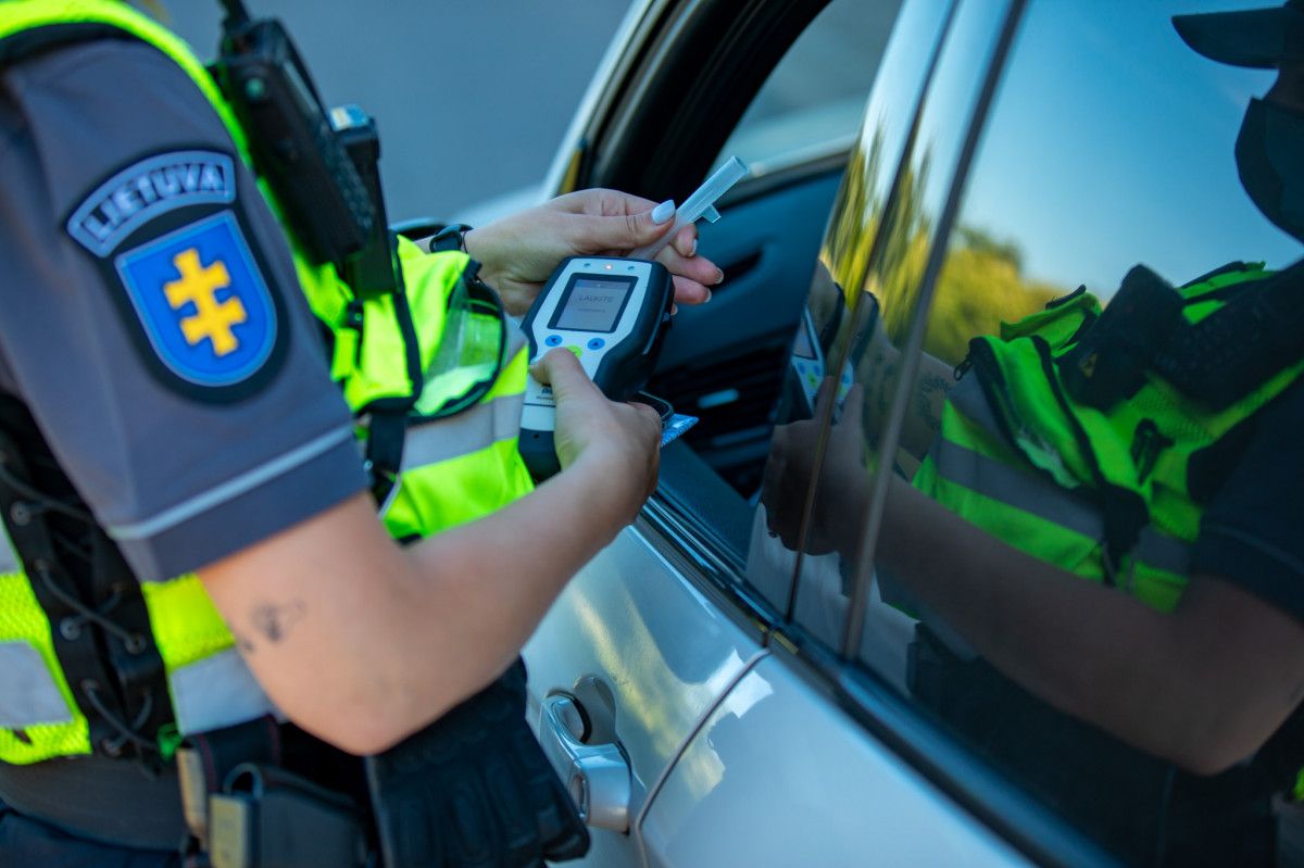 Per ilgąjį savaitgalį Klaipėdos apskrities kelių policijos pareigūnai nustatė net 25 neblaivius vairuotojus