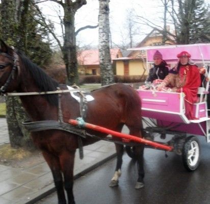 Per Trijų karalių šventę atsisveikinta su eglutėmis