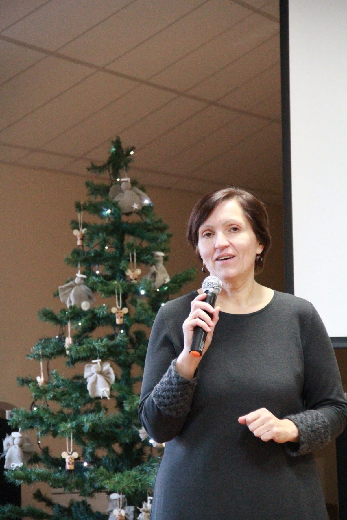 Vyriausiosios prokurorės dovana Palangos globos namams - daugiau nei 300 knygų