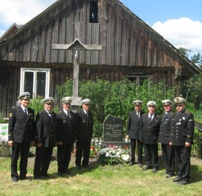 Paminklas P. Končiui atidengtas prie sodybos, kurioje jis buvo susektas ir NKVD-istų nušautas.