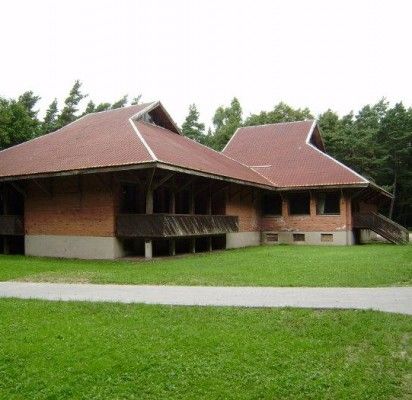 Vila „Vaidilutė“ daug metų stovi nenaudojama, pernai vasarą tik pabandyta ją prikelti.