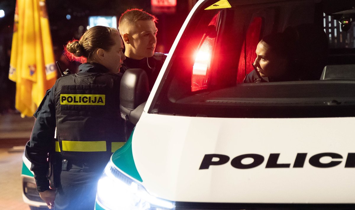 Naktinis policijos reidas Palangoje. FOTO: DAINIUS LABUTIS | DELFI