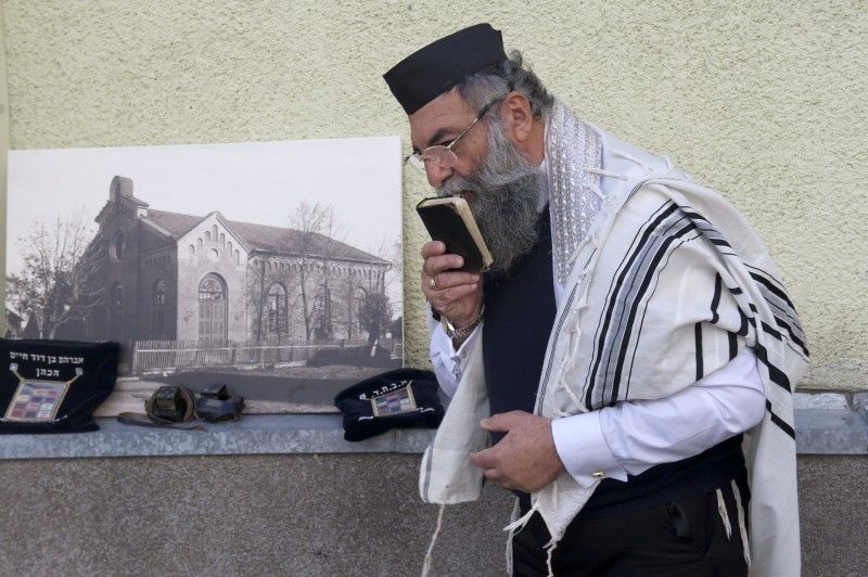 Chaim David pasimeldė už žuvusius žydus.