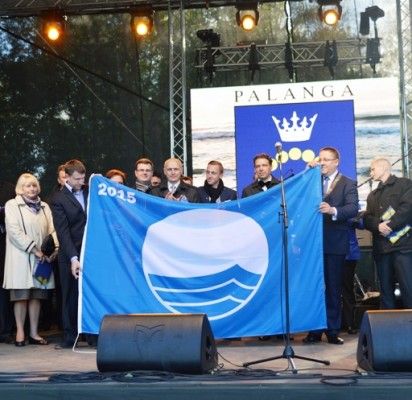 Palangai įteikta aukščiausią paplūdimių kokybę patvirtinanti Mėlynoji vėliava