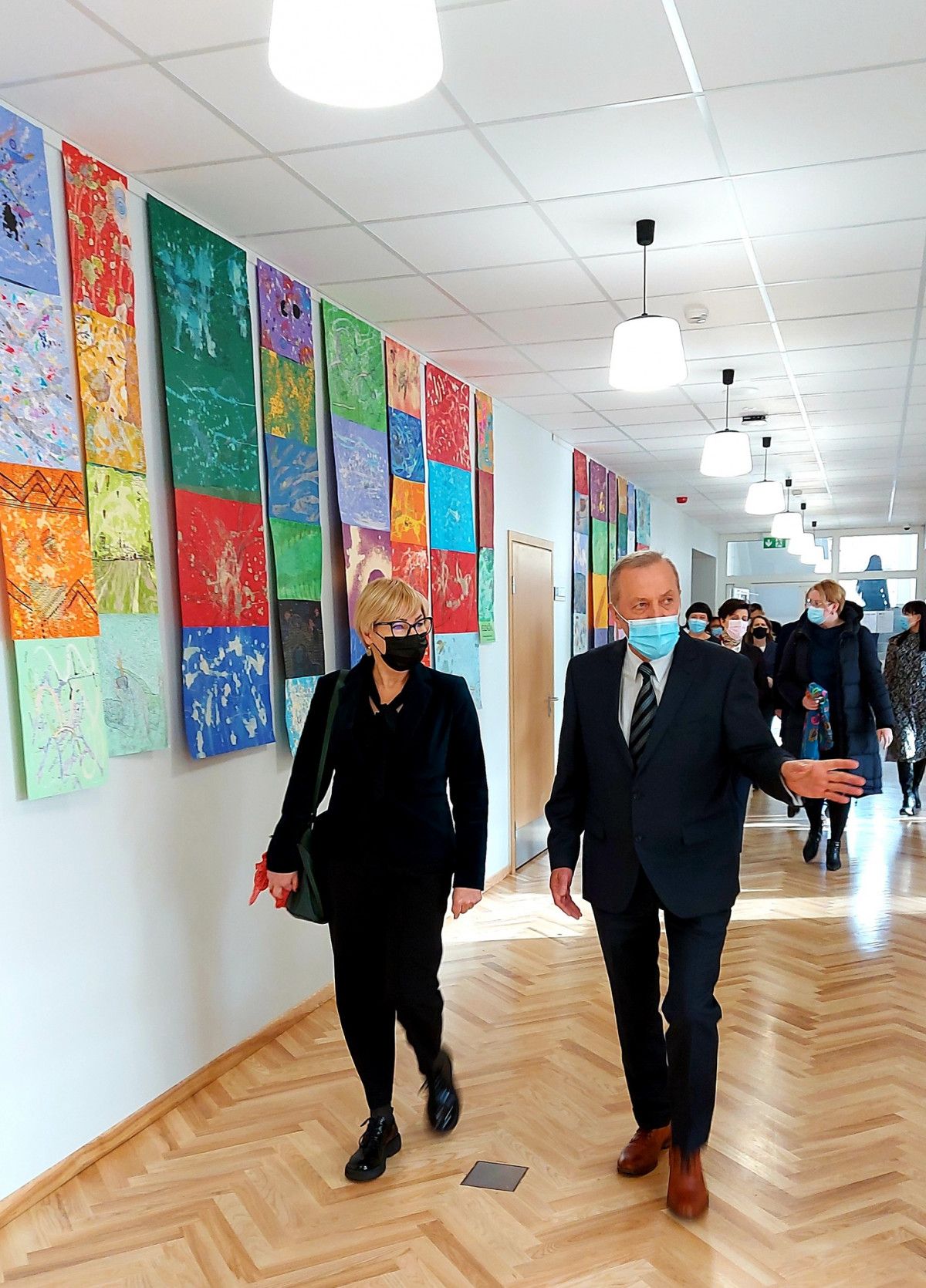 Ministrė Jurgita Šiugždinienė su Palangos senosios gimnazijos direktoriumi Leonu Šidlausku
