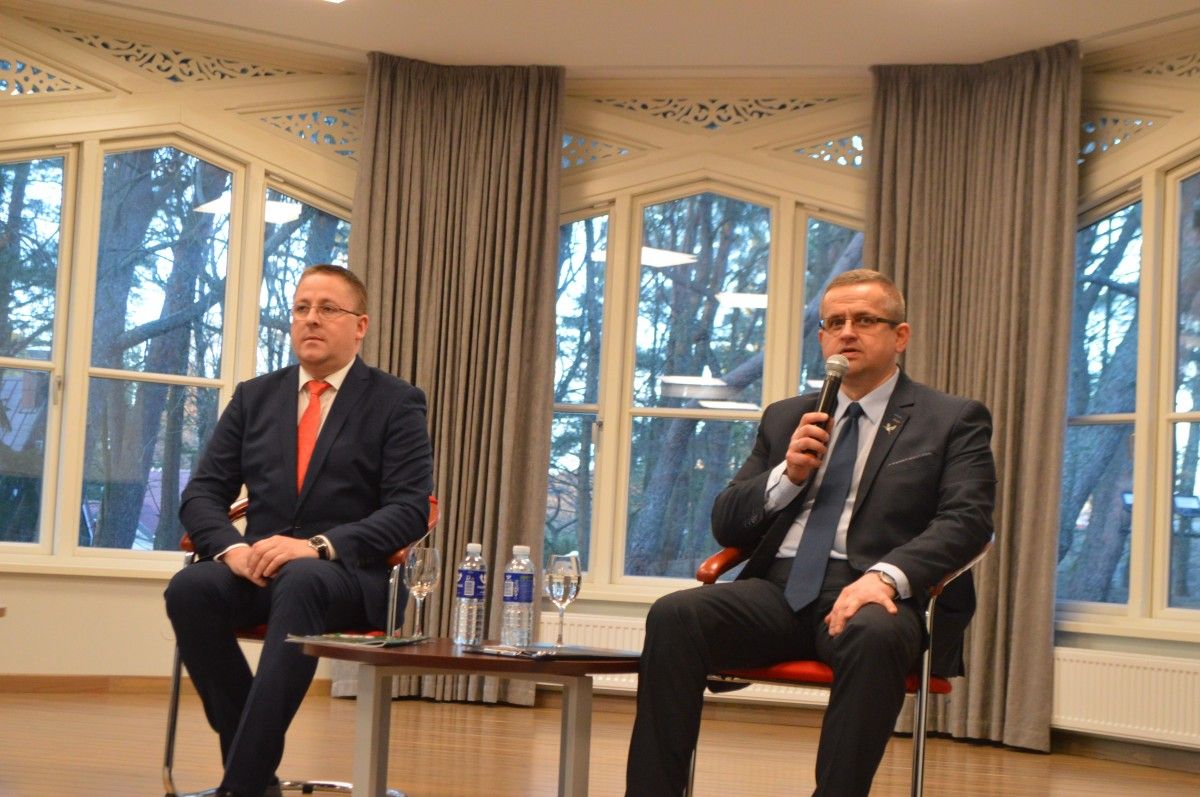 Kandidatų į merus debatuose – tik du iš keturių