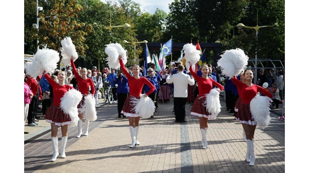Palangos sezono atidarymo šventę jaukia žvarbus vėjas