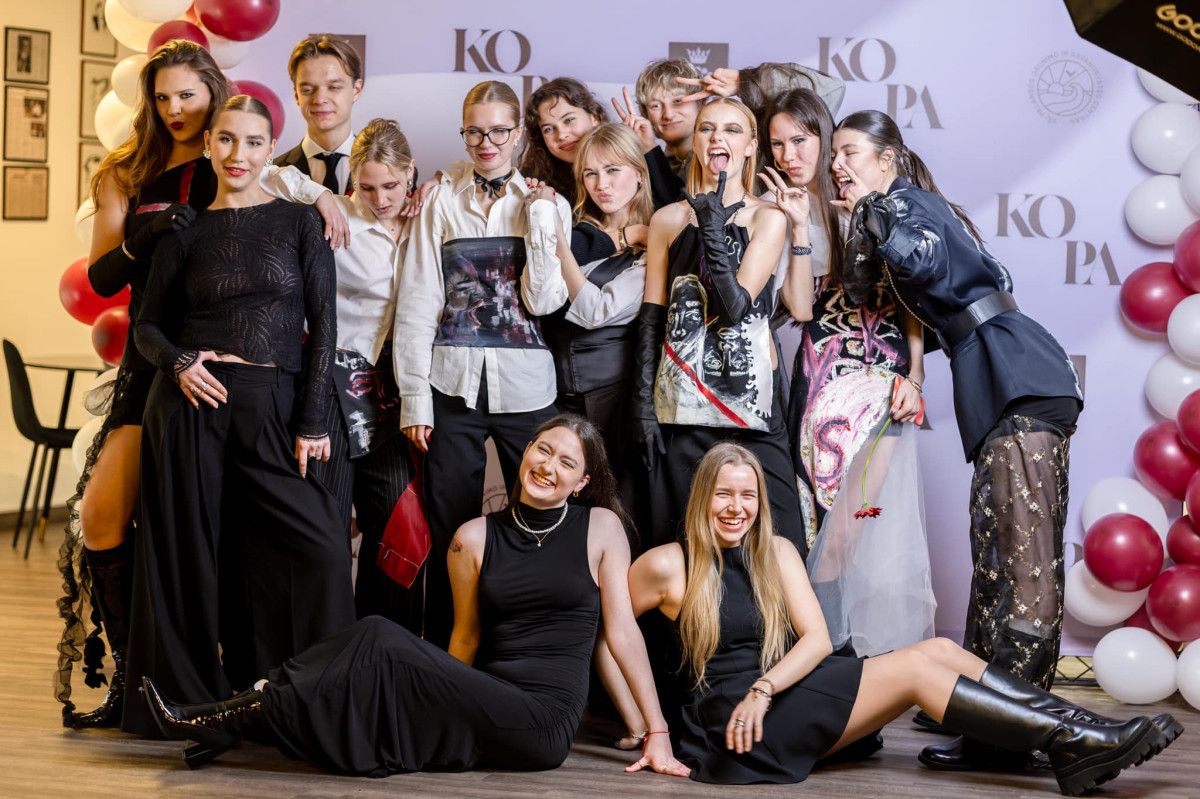 „Kopos“ dalyviai ir nominantai iš Palangos senosios gimnazijos.