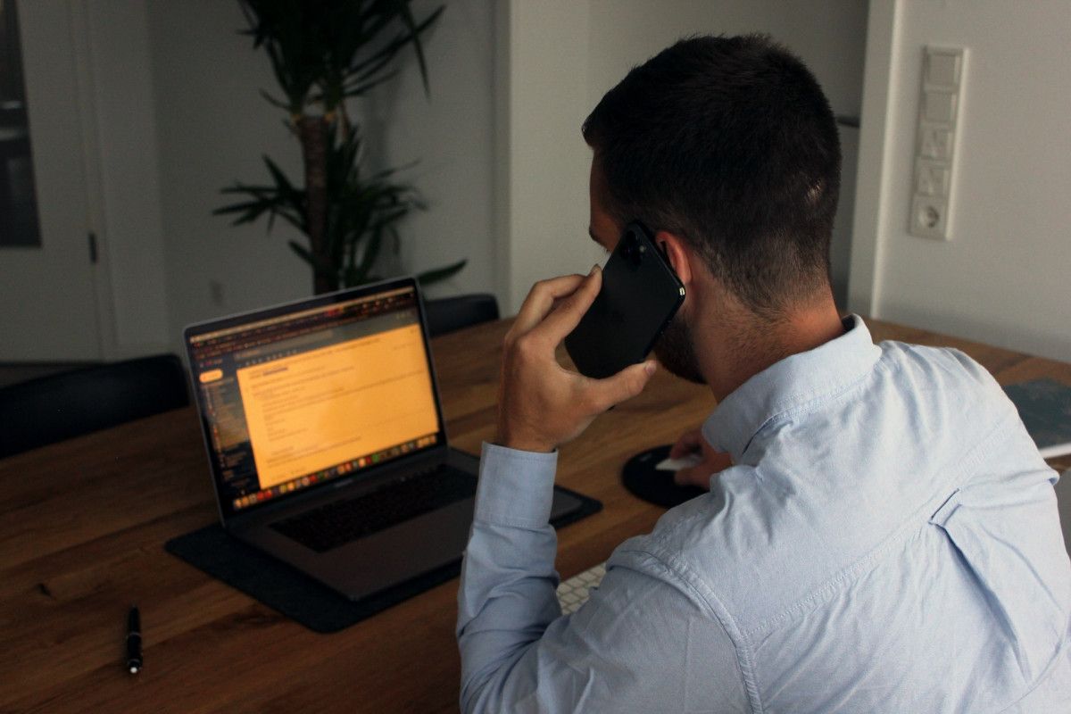 Ekspertas: ar atpažintumėte šias telefoninių sukčių apgaules?