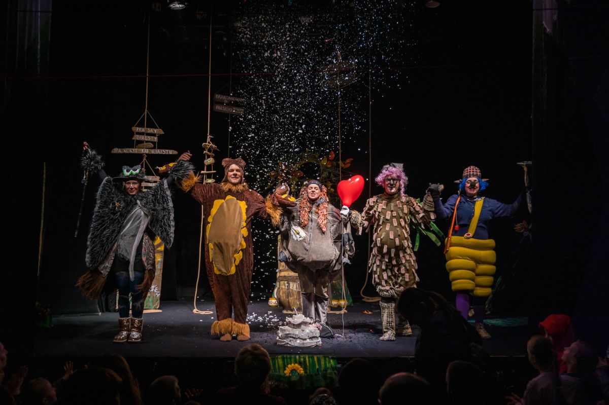 ,,Raganiukės“ teatro vasaros gastrolės Palangoje ir Juodkrantėje!