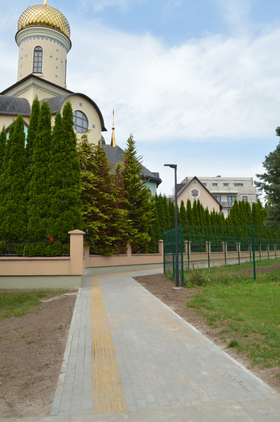 Atnaujintas pėsčiųjų takas tarp stadiono ir cerkvės