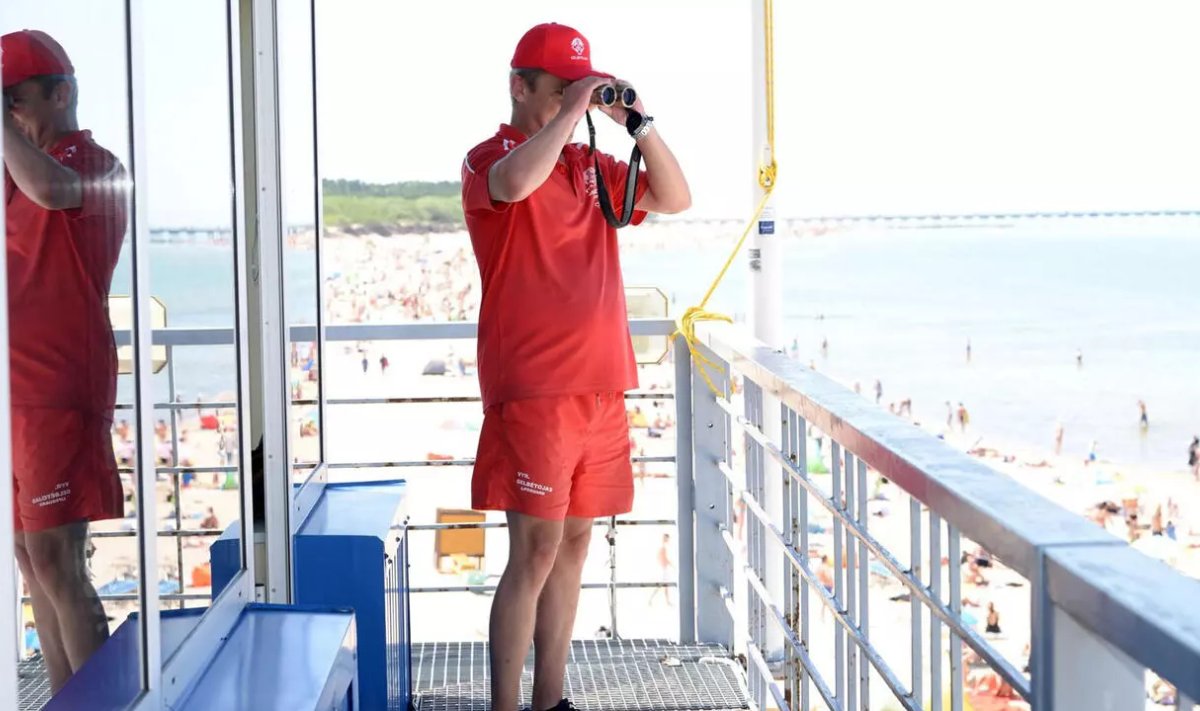 Kiek daugiau nei po savaitės Klaipėdos, Neringos, Palangos ir Šventosios paplūdimių ruožuose jau budės per 130 gelbėtojų. FOTO: VITOS JUREVIČIENĖS NUOTR. | VAKARŲ EKSPRESAS