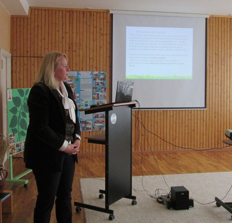 Lietuvos edukologijos universiteto Profesinių kompetencijų tobulinimo instituto direktoriaus pavaduotoja doc. dr. A. Rauckienė-Michaelsson.