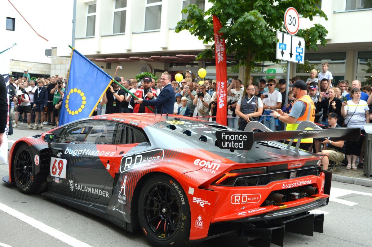 Palanga aidėjo nuo sportinių automobilių – prasidėjo „Aurum 1006 km powered by Hankook“ lenktynių renginiai