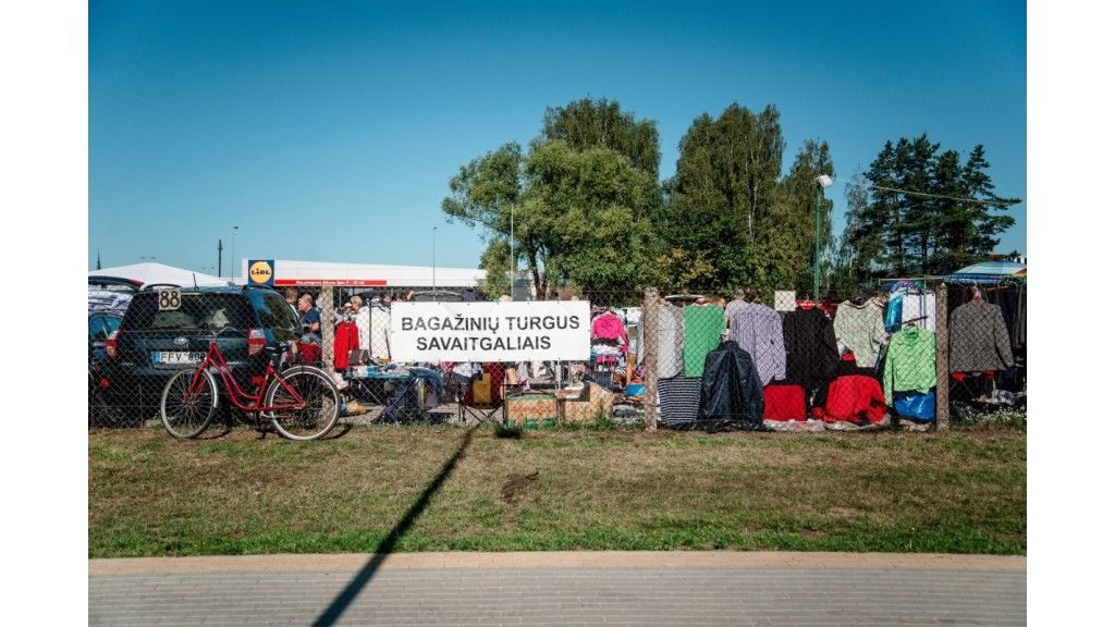 „Bagažinių“ turgus plečiasi, o kaimynams jis smirda