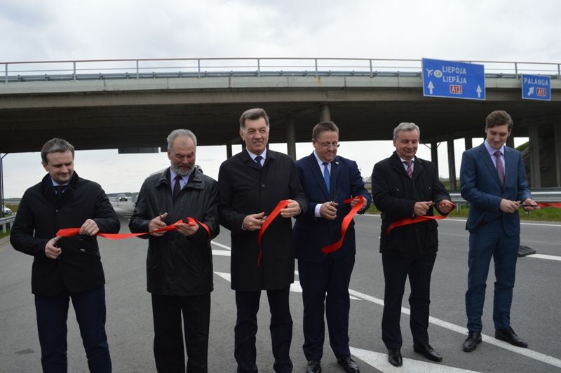 Palangos aplinkkelis gelbės nuo spūsčių kurorto gatvėse