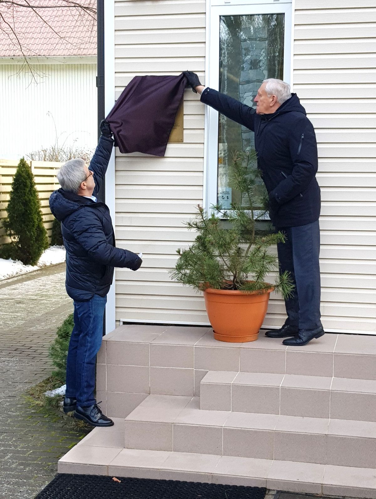 Pagerbtas Holokausto aukų atminimas, atidengta atminimo lenta L. Gutmanui