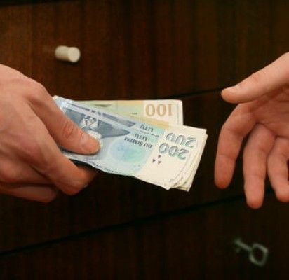 Į pirmą posėdį Korupcijos komisija renkasi tik baigiantis vasarai