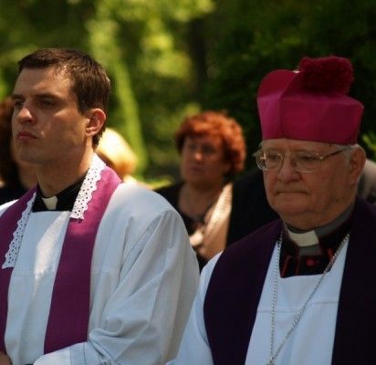 Palangos klebonas dekanas M.Venskus ir Telšių vyskupas J.Boruta kviečia prasmingai ir dvasingai paminėti jubiliejinius žemaičių krikšto metus.