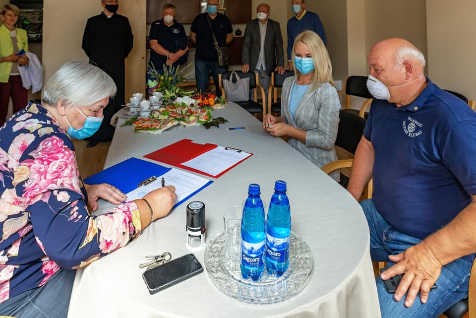 „Rotary“ ir Palangos viešbučių ir restoranų asociacijos  5 500 eurų dovana Palangos globos namams