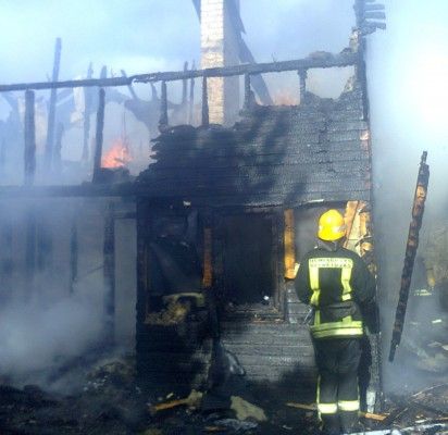 Ugniagesiai ragina gyventojus šildytis saugiai