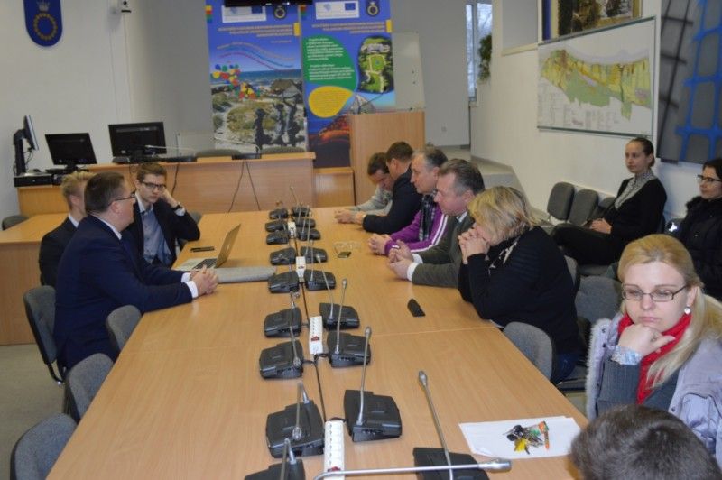 „Baltoji pirštinė“ – už kumščiavimąsi rinkimuose pagal įstatymus
