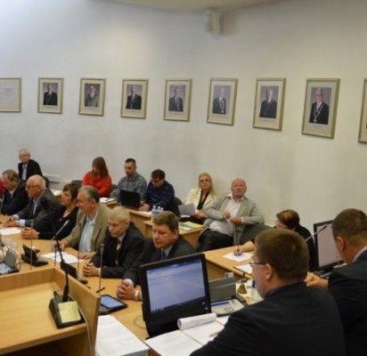 Tarybos posėdis: nuo skambių priešrinkiminių pareiškimų iki ginčų dėl vieno euro cento