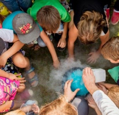 Vaikai turės galimybę poilsiauti įvairių užsiėmimų stovyklose