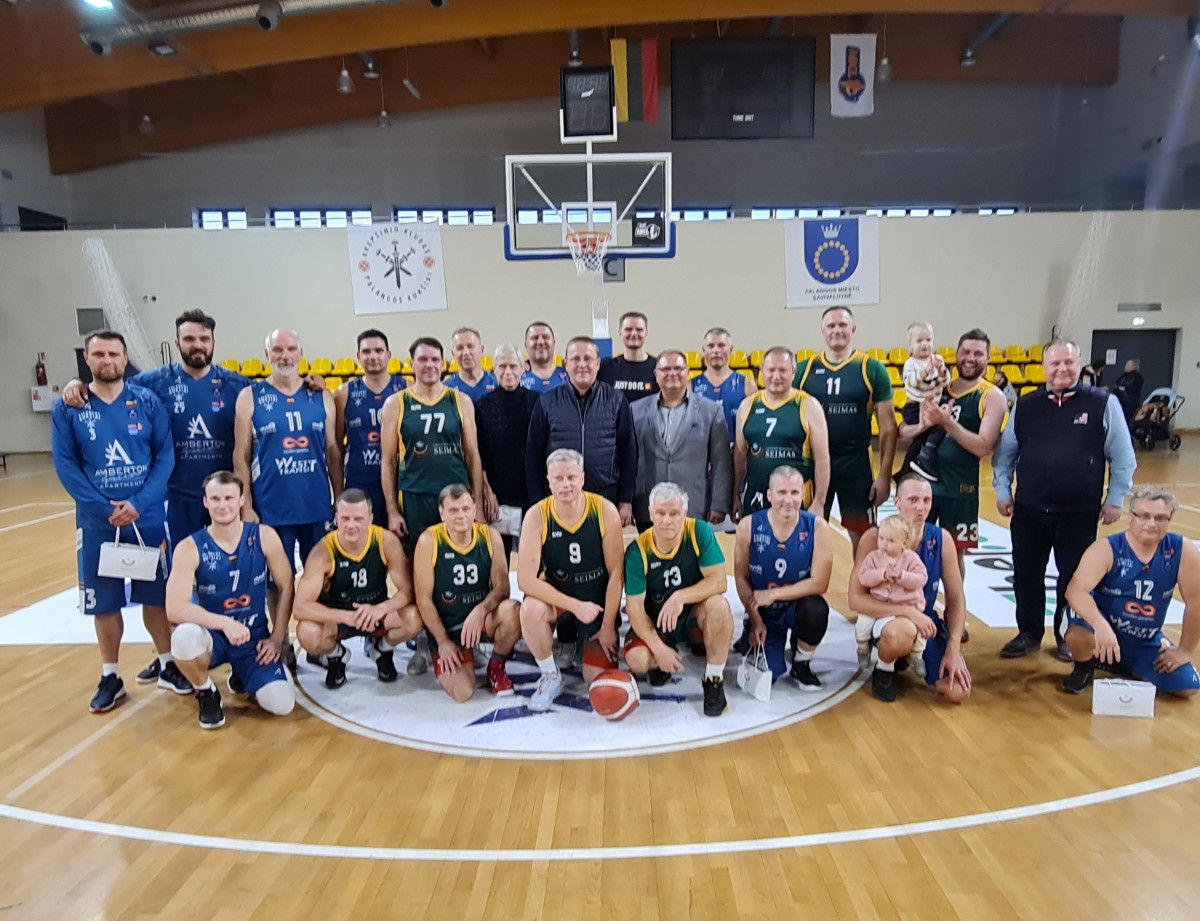 Palangos miesto savivaldybės krepšinio rinktinė Seimo krepšininkus patiesė ant menčių nesunkiai – 84-66 (FOTO GALERIJA)