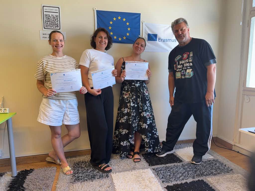 Palangos senosios gimnazijos mokytoja Aiva Vaičiūtė ir direktoriaus pavaduotoja Lina Toleikienė dalyvavo „Erasmus+“ mobilumo kursuose Atėnuose