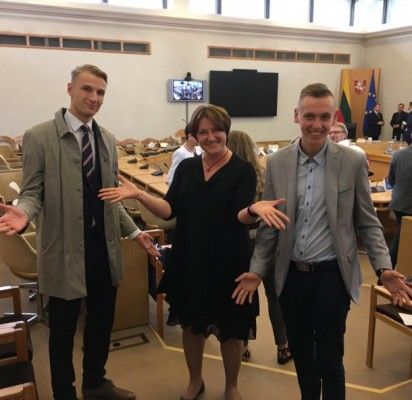 Edgaras džiaugėsi galėjęs susipažinti su Finansų ministerijoje dirbančiais žmonėmis, suprasti skirtumus tarp teorijos ir praktikos, bei sudalyvauti daugelyje kitų susitikimų.