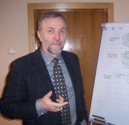 Buvęs Pranciškonų gimnazijos direktorius tvarkos ir rezultatų sieks ir Palangos senojoje gimnazijoje