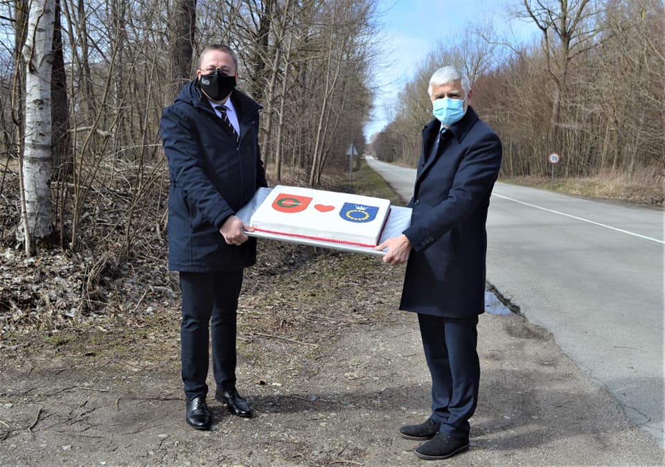 Palangos meras Šarūnas Vaitkus (kairėje) su priminė Klaipėdos rajono savivaldybės meru Broniu Markausku