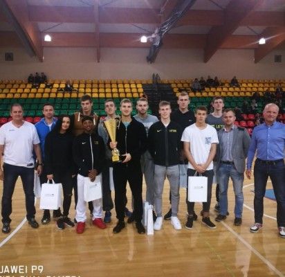 Iš Palangos „Compensa“ taurę išsivežė šakiečiai