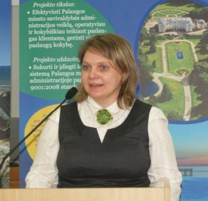 Konfliktas dėl medžio su savivaldybės valdininkais įvėlė į teismų maratoną