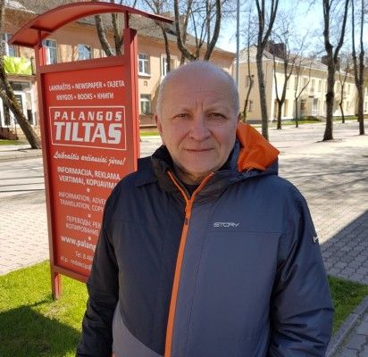 Bronius Martinkus, miesto savivaldybės įmonės BĮ „Palangos miesto rinklia vų centras“ direktorius, neabejotinai yra vienas didžiausių krepšinio aistruolių kurorte.