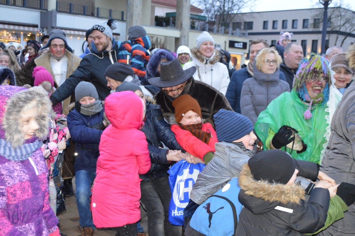 Lašininis nugalėtas, Morė sudeginta – su žiema atsisveikinta