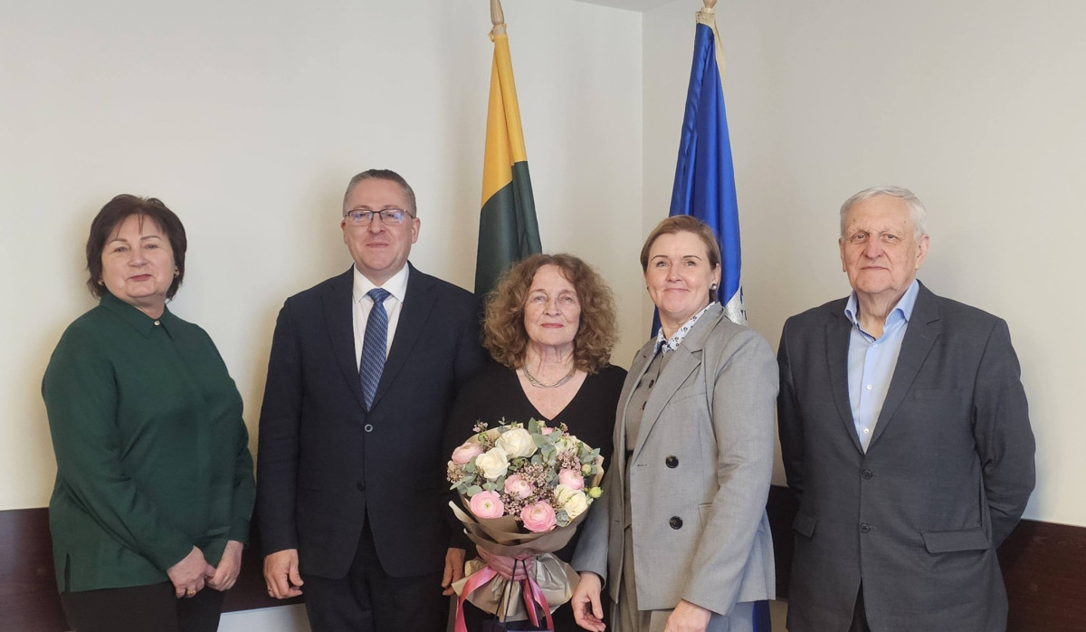 Po net 50 metų trukusios tarnybos į užtarnautą poilsį išlydėta Savivaldybės buhalterijos vedėja Gražina Gudelevičienė