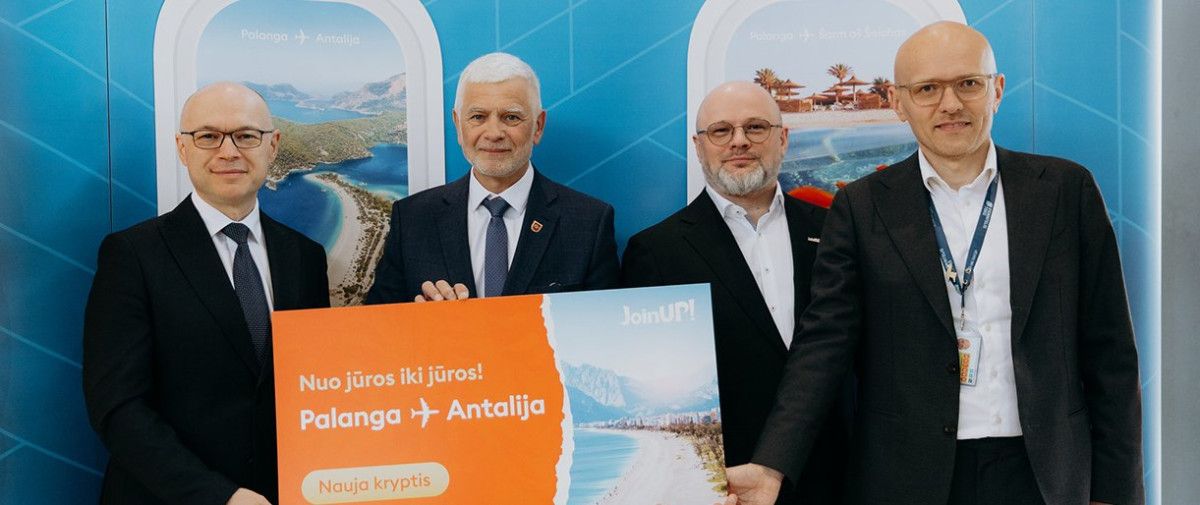 Ministras E. Sabutis išlydėjo istorinį pirmąjį skrydį iš Palangos į Antaliją