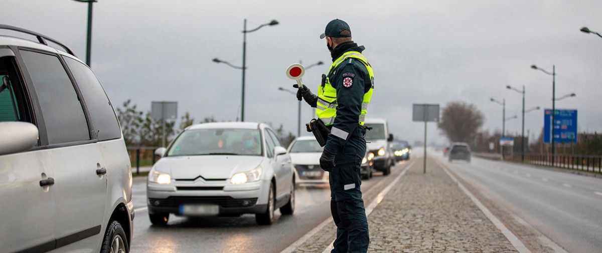 Savaitgalį Palangoje patikrinta 3443 automobiliai, nepraleistų nebuvo, nustatyta 60 pažeidimų