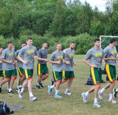 Lietuvos vyrų krepšinio rinktinė kovoms rengiasi Palangoje