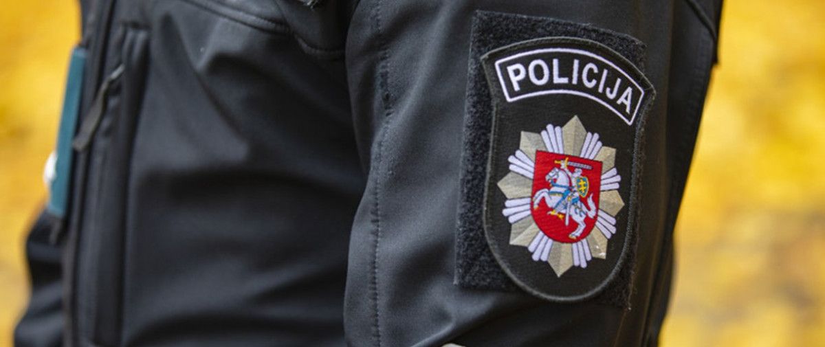 Policininką įžeidinėjęs ir be saugos diržo važiavęs vyras nubaustas 25 eurų bauda
