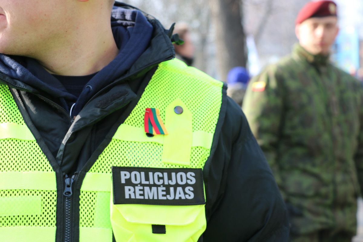 Užtikrinti saugumą ir viešąją tvarką Palangoje pareigūnams padeda policijos rėmėjai iš visos Lietuvos