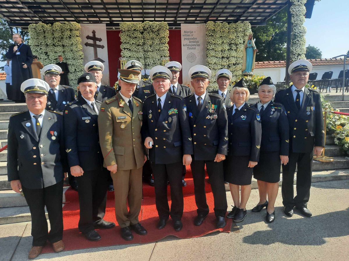 Lietuvos kariuomenės vadas Voldemaras Rupšis ir Rolandas Lukšas, 3-ios šaulių rinktinės vadas